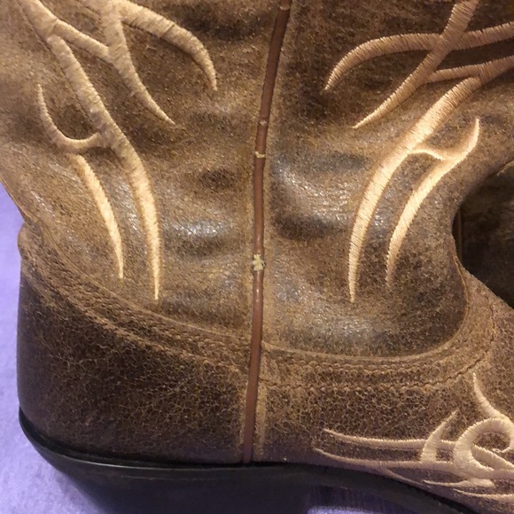 Used Women’s Justin Embroidered Boots Size 8.  BRL9753 Distressed Cafe Snip Toe - Picture 10 of 16